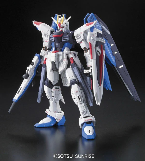 Bandai: 1/144 Freedom Gundam